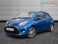 Used Toyota Yaris 69 HP (50 kW) 2015 Blue Hatchback