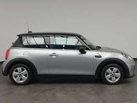 Usado Mini Cooper Classic 136 HP (100 kW) 2023 Prateado Citadino