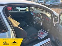 Used Vauxhall Corsa SRi 2016 White Hatchback