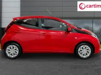 Używany Toyota Aygo X-play 71 KM (52 kW) 2019 Czerwony Hatchback