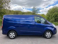 Usado Ford Transit Custom Limited 170 CV (125 kW) 2018 Azul Van