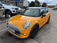 Usado Mini Cooper Hatch 136 CV (100 kW) 2015 Naranja Utilitario