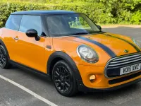 Usado Mini Cooper Hatch 2015 Naranja Utilitario