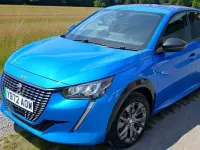 Used Peugeot e-208 Allure+ 100 kW (136 HP) 2023 Blue Hatchback
