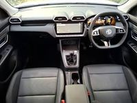 New MG ZS SE 115 HP (84 kW) 2025 White SUV