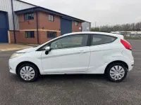 Usado Ford Fiesta Zetec 2010 Branco Citadino