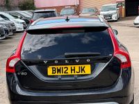 Usado Volvo V60 R-Design 2012 Preto Carrinha