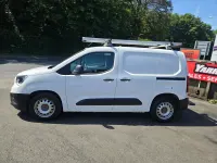 Used Vauxhall Combo Edition 100 HP (73 kW) 2019 White MPV
