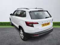 Usado Skoda Karoq SE 116 CV (85 kW) 2020 Blanco SUV