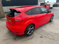 Used Ford Focus ST-Line X 140 HP (102 kW) 2018 Red Hatchback