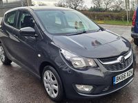 Usado Vauxhall Viva 75 HP (55 kW) 2016 Cinzento Citadino