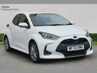 Used Toyota Yaris 113 HP (83 kW) 2022 White Hatchback