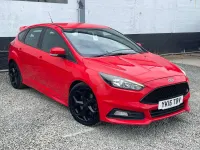 Used Ford Focus ST 185 HP (136 kW) 2015 Red Hatchback