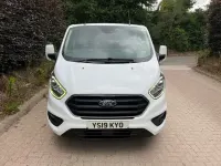Used Ford Transit Custom Limited 130 HP (95 kW) 2019 White Van
