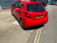Used Toyota Yaris 99 HP (72 kW) 2015 Red Hatchback