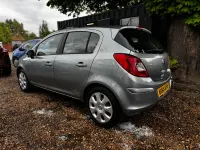 Używany Vauxhall Corsa Design Edition 2014 Srebrny Hatchback