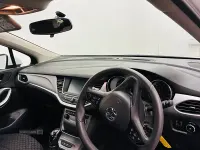 Used Vauxhall Astra Design Edition 2017 White Hatchback