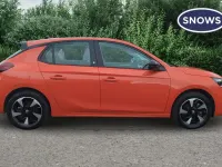 Second-hand Vauxhall Corsa-e 100 kW (136 CP) 2022 Portocaliu Hatchback