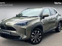 Used Toyota Yaris Hybrid Design 116 HP (85 kW) 2024 Titan bronze (metallic paint) Estate