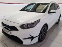 Used Kia Ceed 2023 White Hatchback