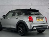 Usado Mini Cooper Classic 134 HP (98 kW) 2024 Prateado Citadino