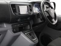 Used Peugeot e-Expert 100 kW (136 HP) 2022 Mauve/pink Van