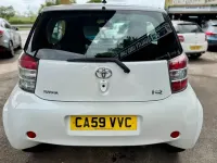 Used Toyota iQ 98 HP (72 kW) 2010 White Hatchback
