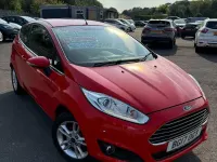 Used Ford Fiesta Zetec 82 HP (60 kW) 2017 Red Hatchback