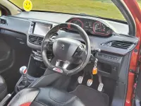 Used Peugeot 208 GTi 208 HP (152 kW) 2016 Red Hatchback