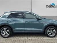 Used VW T-Roc Pro 190 HP (139 kW) 2023 Petrol blue metallic SUV