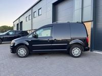 Usado VW Caddy Trendline 102 HP (75 kW) 2018 Preto Monovolume