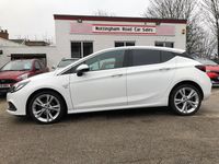 Used Vauxhall Astra SRi 150 HP (110 kW) 2017 White Hatchback