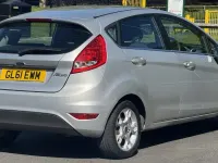 Używany Ford Fiesta Zetec 94 KM (69 kW) 2011 Srebrny Hatchback