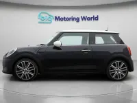 Begagnad Mini Cooper Exclusive 136 HK (100 kW) 2022 Svart Halvkombi