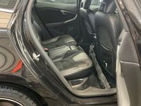 Used Volvo V40 R-Design 120 HP (88 kW) 2017 Black Hatchback