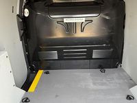 Used Ford Transit Connect Trend 100 HP (73 kW) 2018 White MPV