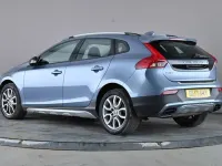 Begagnad Volvo V40 Pro 152 HK (111 kW) 2017 Blå Halvkombi