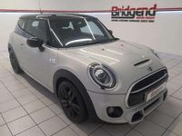 Używany Mini Cooper S Hatch 2019 Srebrny Hatchback