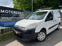 Used Citroën Berlingo 75 HP (55 kW) 2017 White MPV
