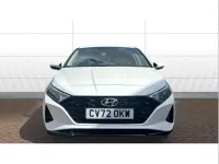 Used Hyundai i20 Premium 100 HP (73 kW) 2022 White Hatchback
