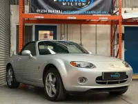 Usado Mazda MX5 126 HP (92 kW) 2006 Prateado Cabrios