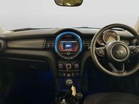 Usado Mini Cooper Classic 136 HP (100 kW) 2019 Branco Citadino