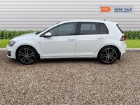 Używany VW Golf VII GTD 150 KM (110 kW) 2015 Biały Hatchback