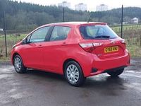 Used Toyota Yaris Active 72 HP (52 kW) 2019 Red Hatchback