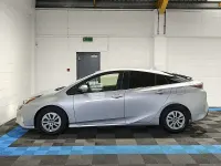 Usado Toyota Prius Active 2018 Amarelo Citadino