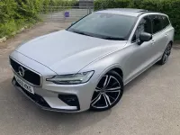 Usado Volvo V60 R-Design Pro 2019 Plateado Familiar