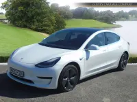 Używany Tesla Model 3 Standard Range 52 kW (72 KM) 2020 Biały Sedan/Limuzyna