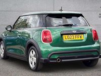 Begagnad Mini Cooper Classic 134 HK (98 kW) 2023 Grön Halvkombi