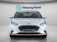 Used Ford Focus Zetec 120 HP (88 kW) 2019 White Hatchback