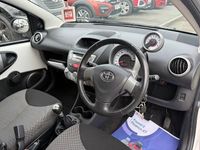 Used Toyota Aygo 68 HP (50 kW) 2013 White Hatchback